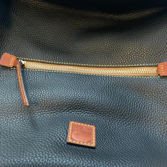 Dooney & Burke black leather shoulder bag - Picture 2 of 7